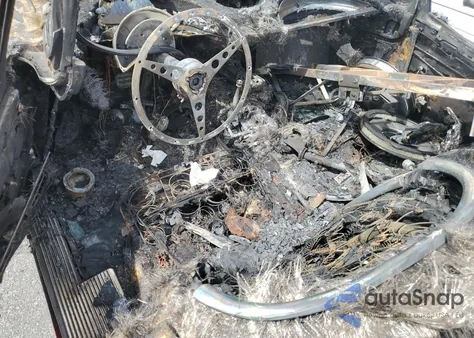 1962 Chevrolet Corvette z USA, uszkodzony, nr VIN 20867S104651